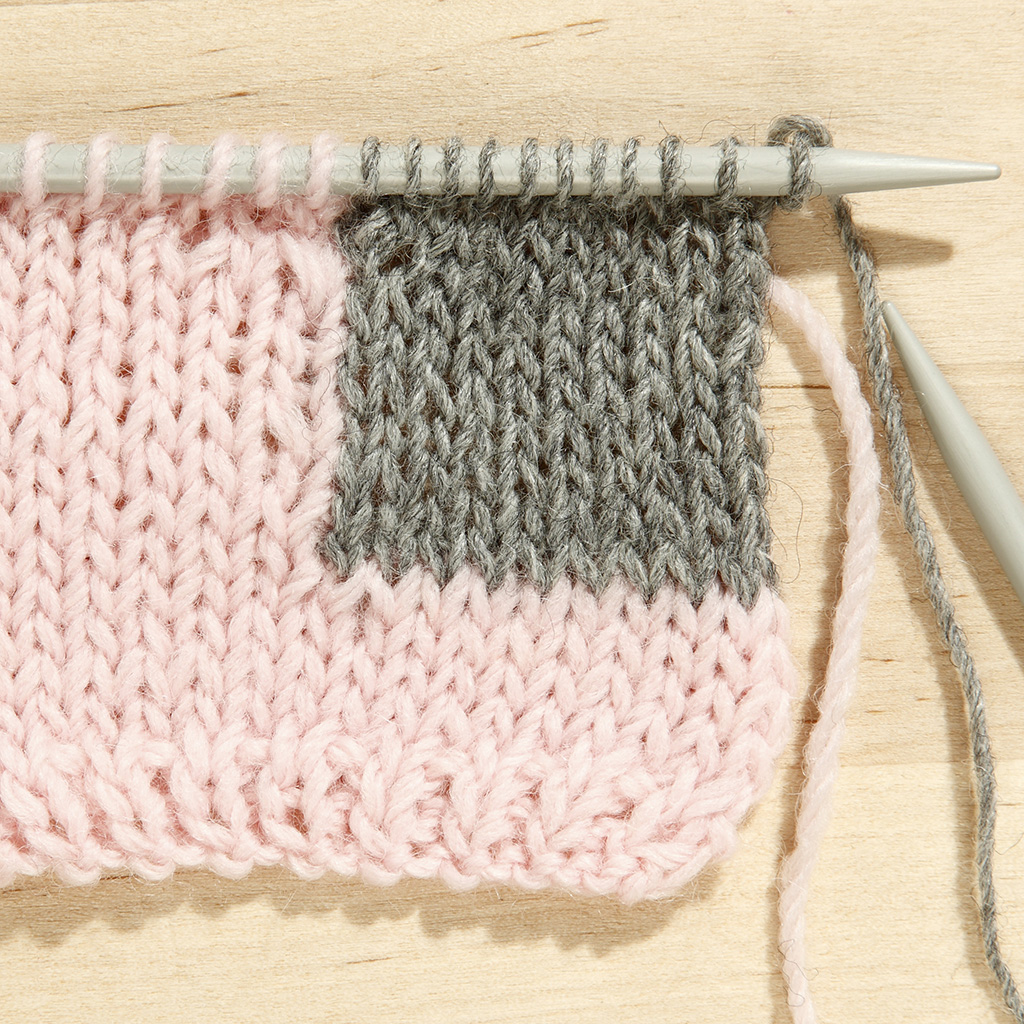 intarsia knitting setup