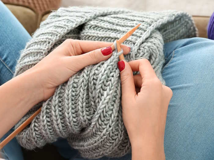 2026 Knit Fluent guide: Mastering Intarsia & Casting On with the Best Knitting Machines