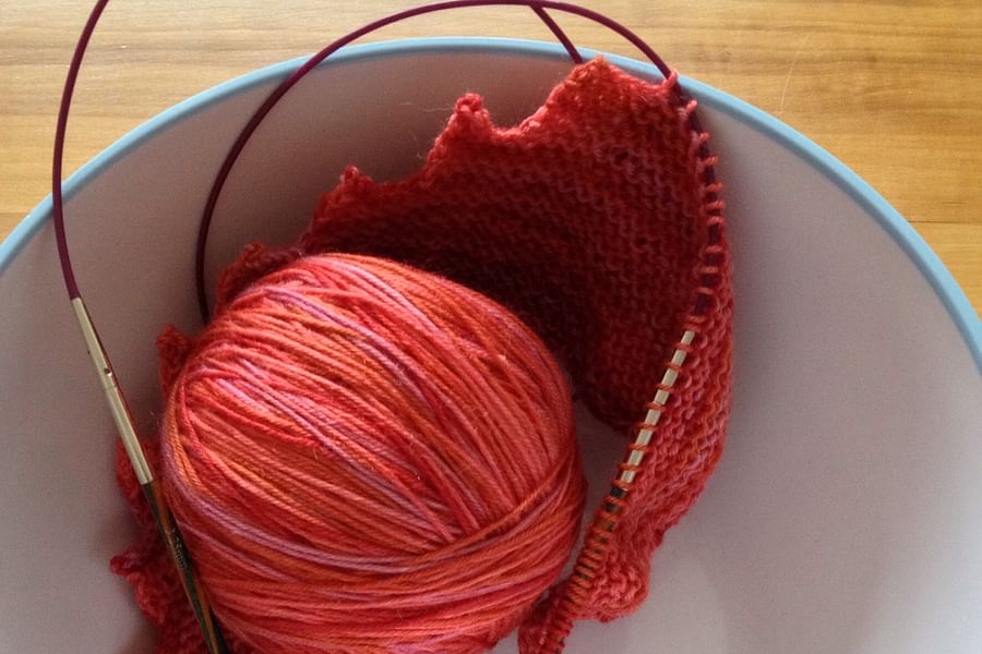 hitchhiker shawl hand-dyed yarn