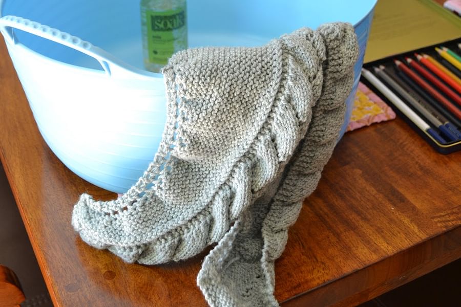 rinsing knitted item