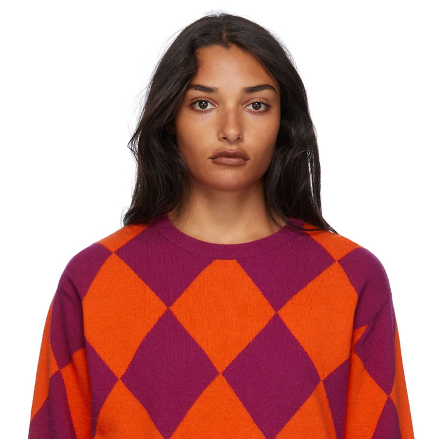 Argyle pattern knitted sweater showcasing intercrossing diagonal lines